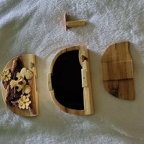 Brand new Carver Dan cat puzzle box - Picture 6 of 7